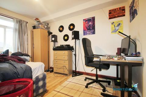 4 bedroom terraced house to rent, Ridgefield Road, Cowley
