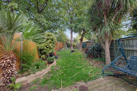 5 bedroom terraced house for sale - Hamilton Road, Golders Green, London, NW11