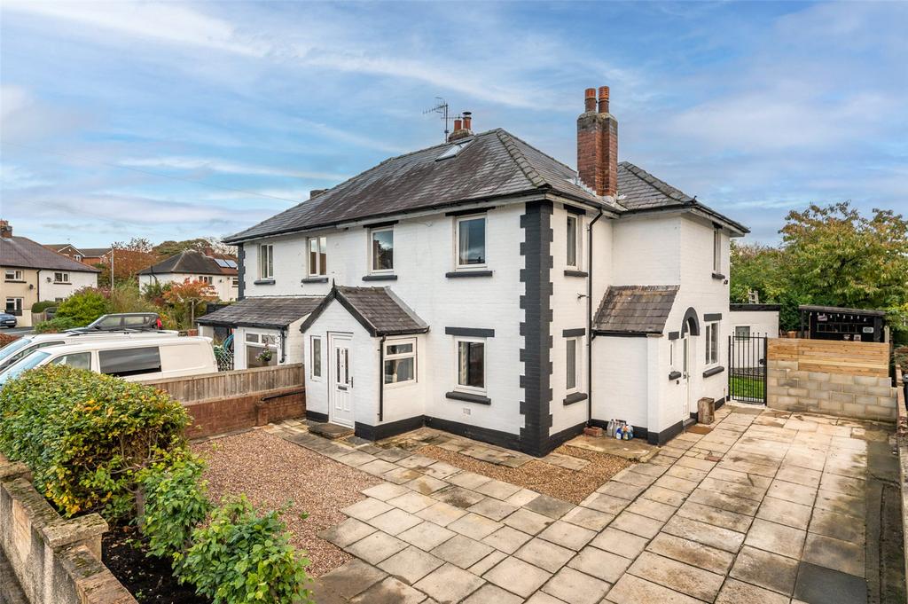 Croft Avenue, Otley, West Yorkshire... 3 bed semi-detached house - £270,000