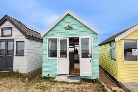 1 bedroom property for sale, Mudeford Sand Spit, Hut 196a