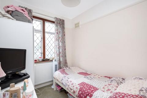 140 Court Road, Orpington, BR6 0PY