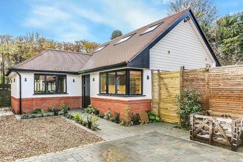 Elmfield Way, Sanderstead, Surrey, CR2 0EG