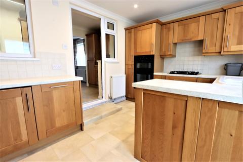 3 bedroom semi-detached house for sale - Frimley Road, Ash Vale, Aldershot, Surrey, GU12