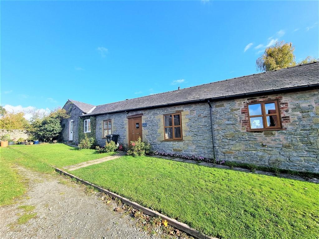 Malvern View, Easthampton, Shobdon, Herefordshire, HR6 9NZ 3 bed end of