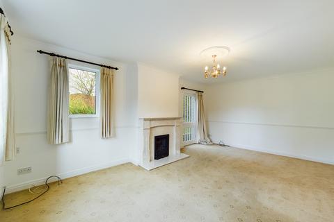 4 bedroom detached house to rent, Woodlands Drive, Skipton, BD23