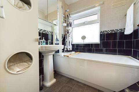 120 High Street, Aveley, South Ockendon, RM15 4BX