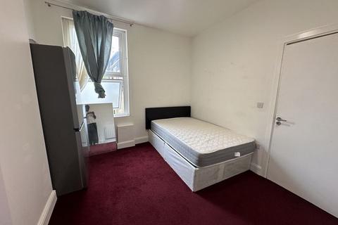 1 bedroom in a house share to rent, Stoke Newington Church Street, Stoke Newington N16