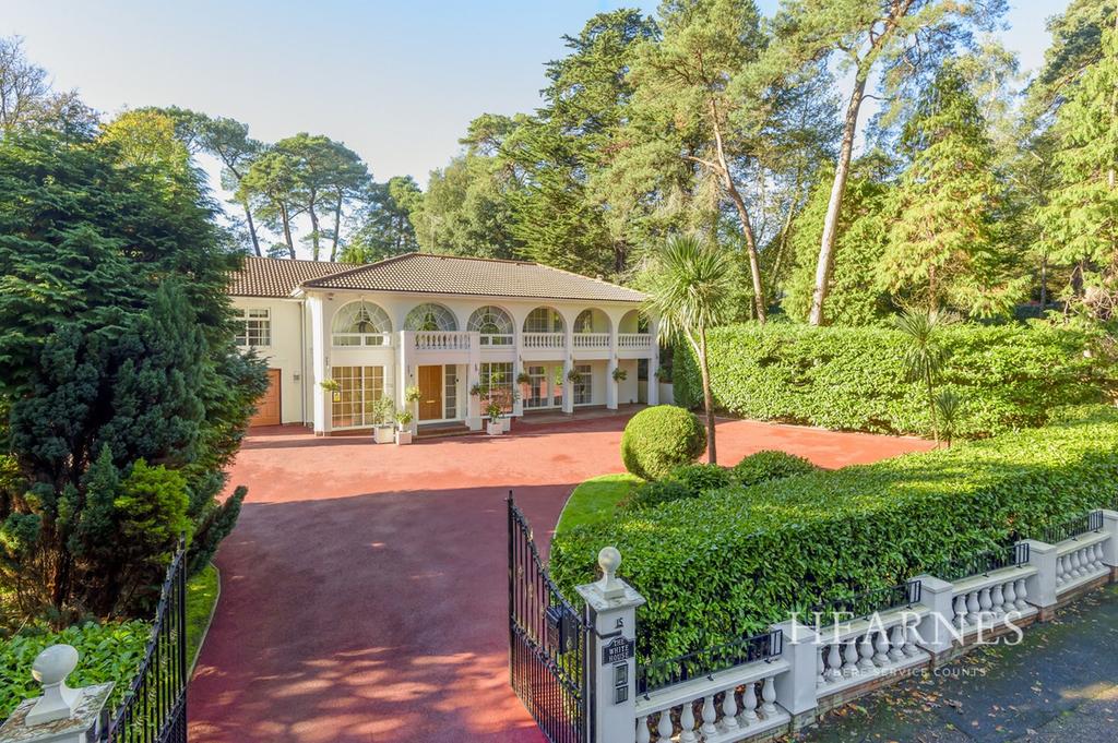 Leven Avenue, Talbot Woods, Bournemouth, BH4 5 bed detached house £