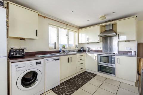 3 bedroom flat for sale - Garner House, Tadros Court, High Wycombe, HP13