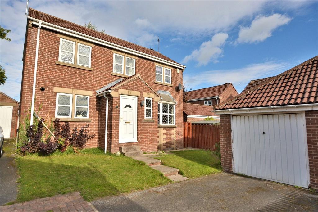 Willow Avenue, Clifford, Wetherby, West Yorkshire 3 bed detached house