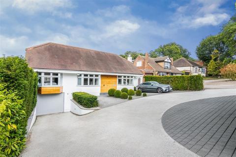 136 Cuffley Hill, Goffs Oak, Waltham Cross, EN7 5EY