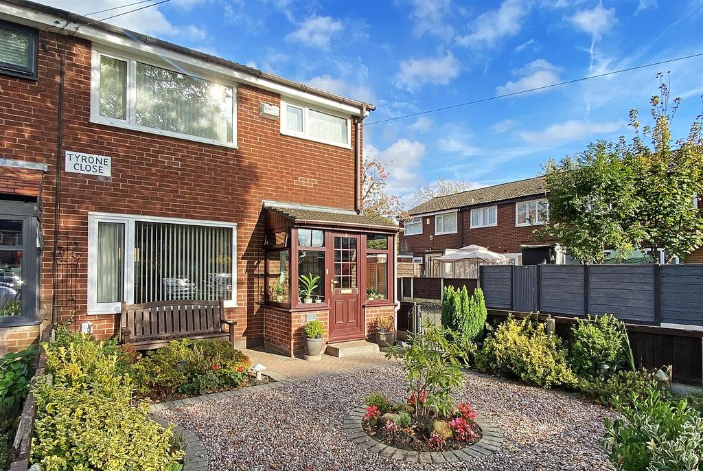 Tyrone Close, Manchester 3 bed semidetached house £269,500