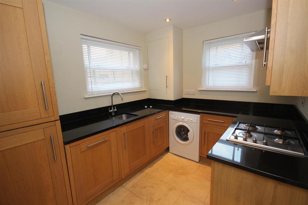 Apt 1 Blue Ridge Close, Ashfurlong Road, Dore, Sheffield 2 bed flat £
