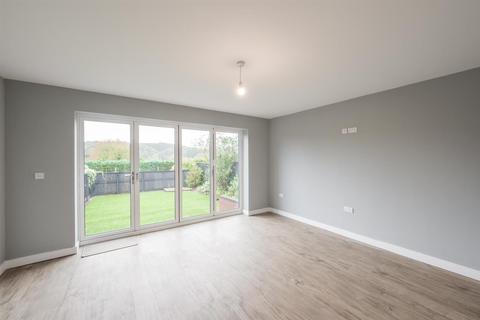 3 bedroom detached house for sale - Hinksford Lane, Swindon, DY3 4NU