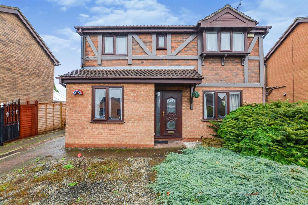 The Oval, Scunthorpe 3 bed detached house for sale £186,200
