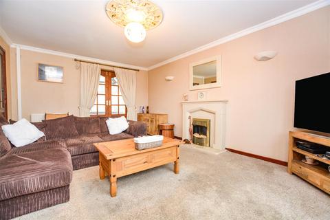 3 bedroom detached house for sale - The Oval, Scunthorpe