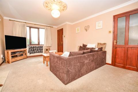 3 bedroom detached house for sale - The Oval, Scunthorpe