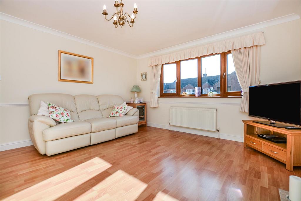 Elizabeth Close, Scotter, Gainsborough 2 bed detached bungalow £265,000