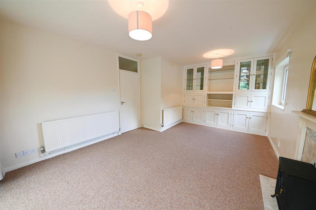 Ferndale Close, Tunbridge Wells 2 bed flat £1,195 pcm (£276 pw)