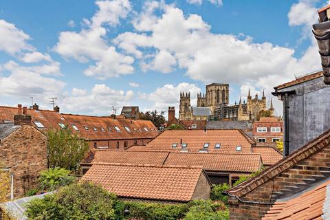 4 bedroom terraced house for sale - Aldwark, York