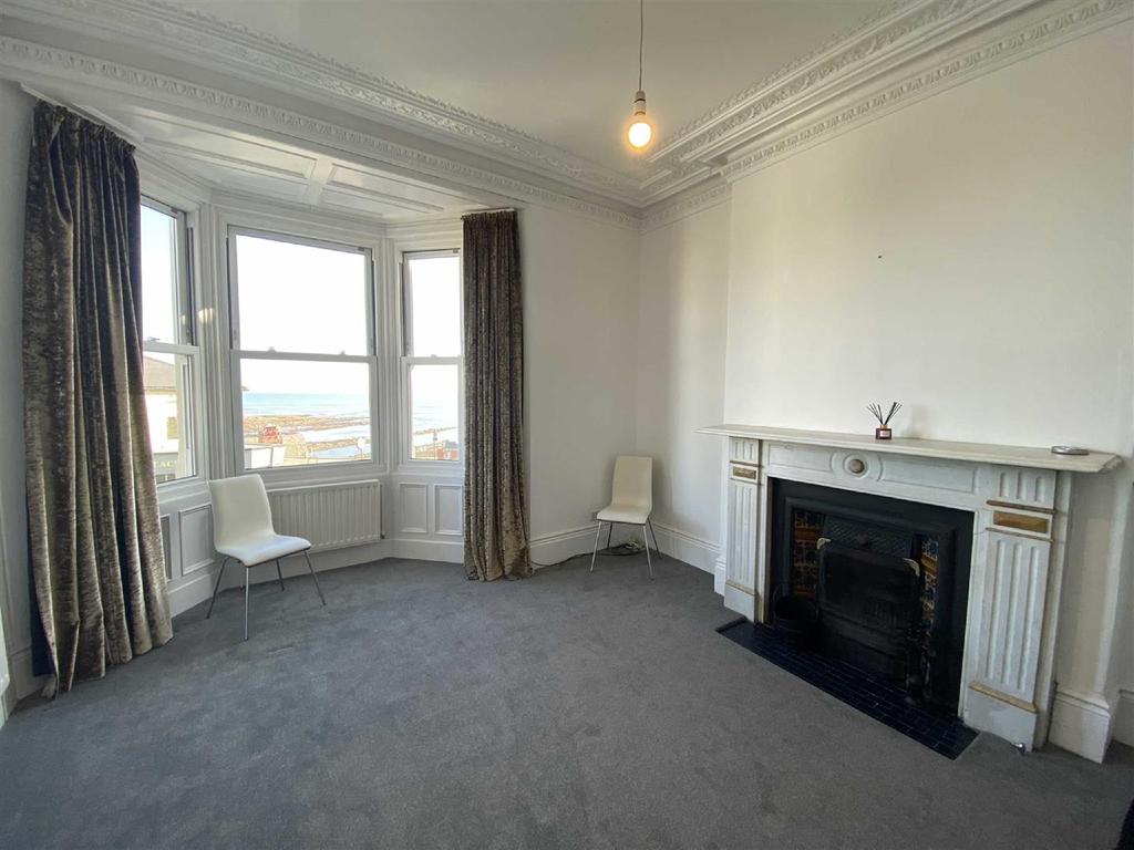 John Street, Cullercoats 2 bed apartment £975 pcm (£225 pw)