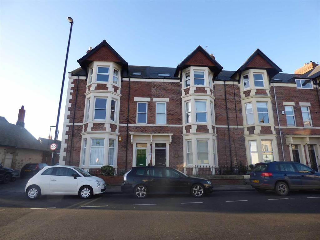 John Street, Cullercoats 2 bed apartment £975 pcm (£225 pw)