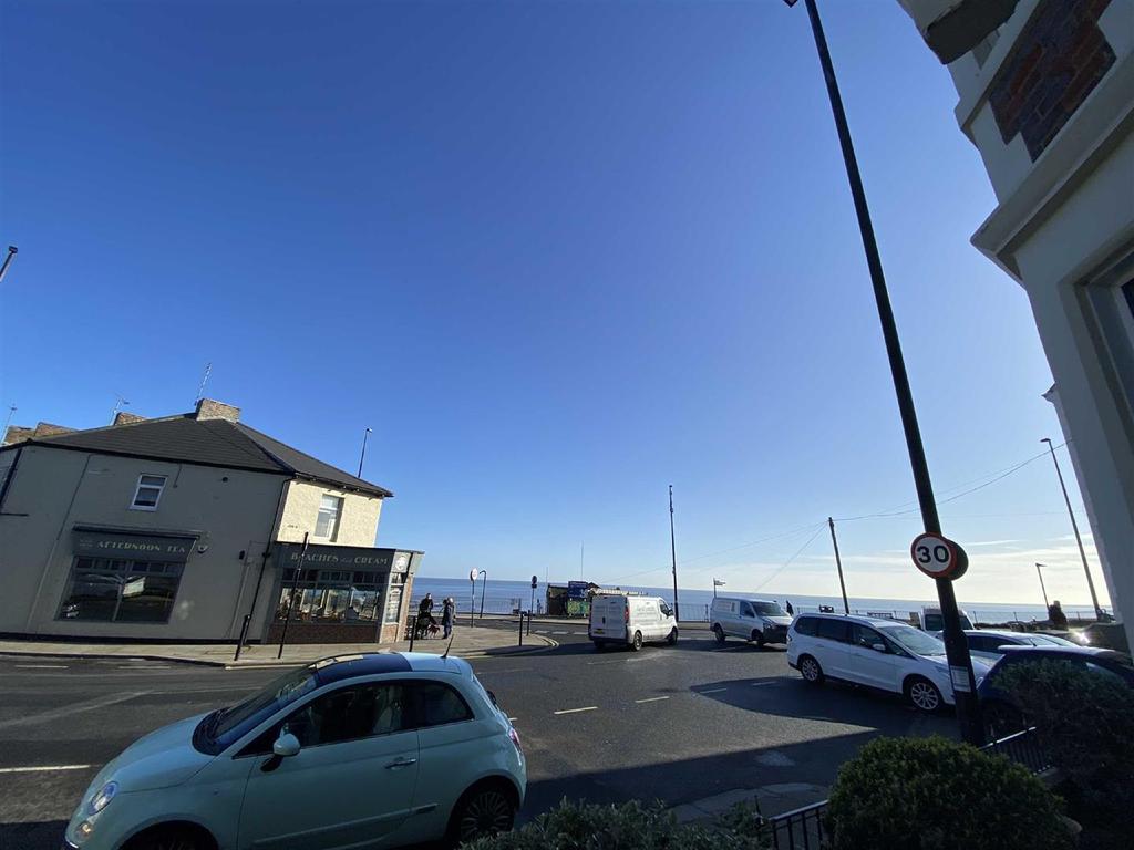 John Street, Cullercoats 2 bed apartment £975 pcm (£225 pw)