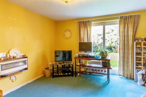 16 Allington Avenue, Nottingham, NG7 1JX