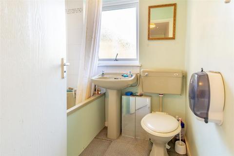 16 Allington Avenue, Nottingham, NG7 1JX