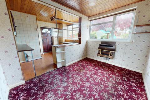 3 bedroom semi-detached house for sale - Lingdale Road, Bradford