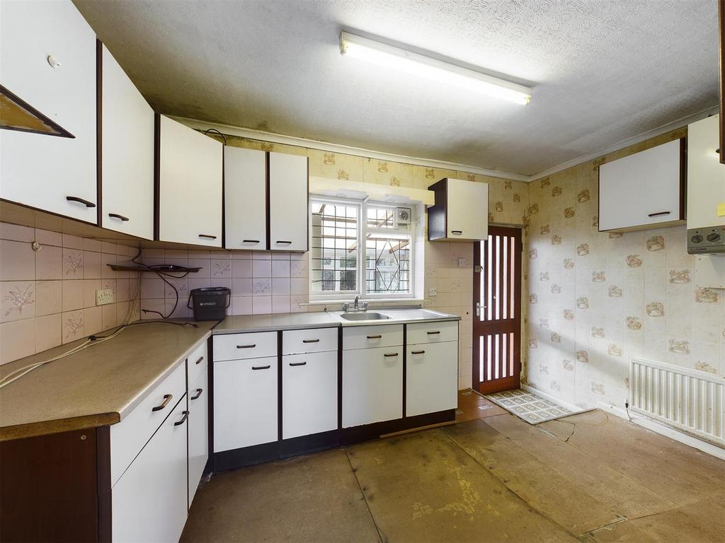 Kitchen: