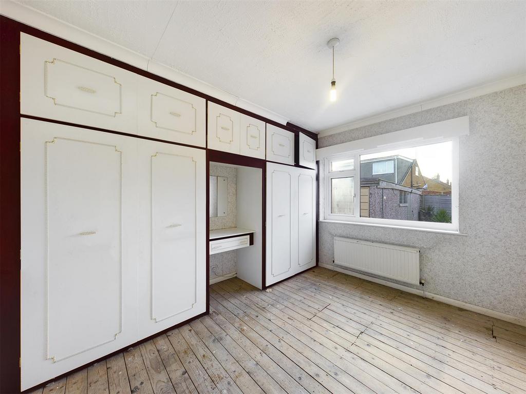 Bedroom: