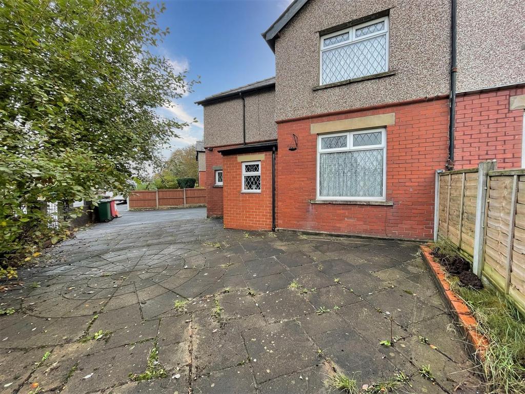 Henthorn Road, Clitheroe, Ribble Valley 3 bed semidetached house £