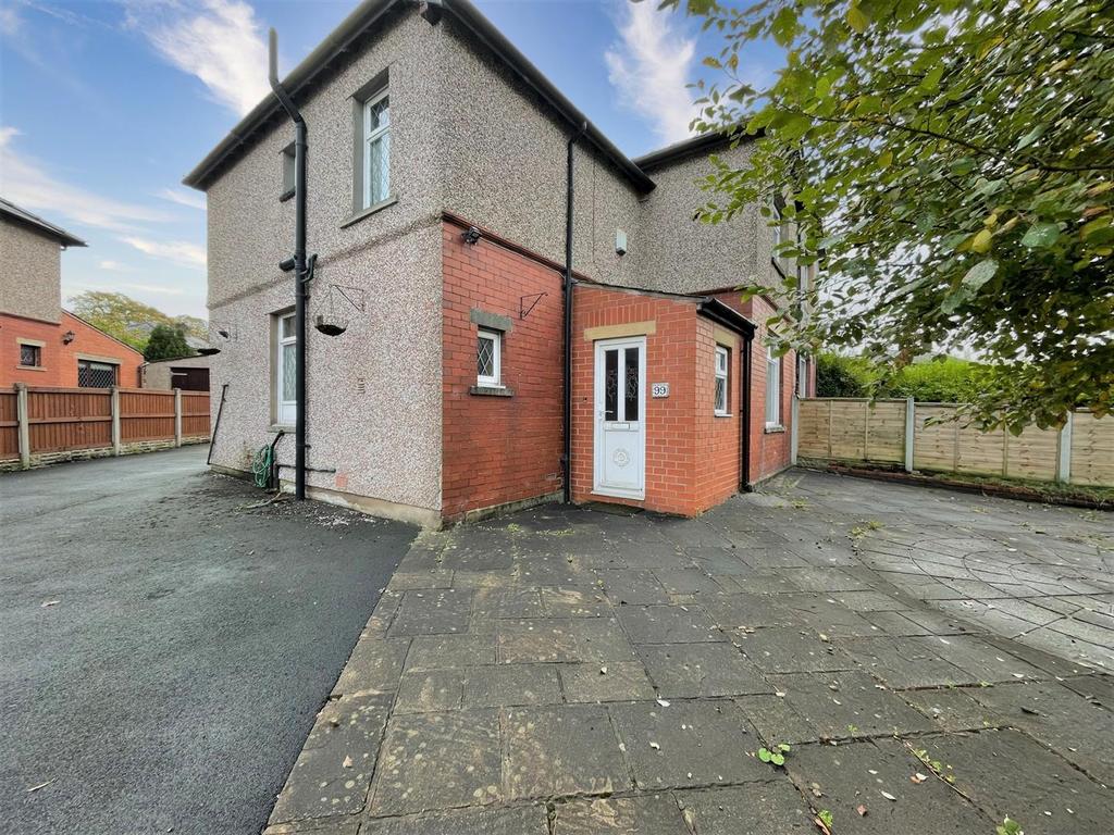 Henthorn Road, Clitheroe, Ribble Valley 3 bed semidetached house £