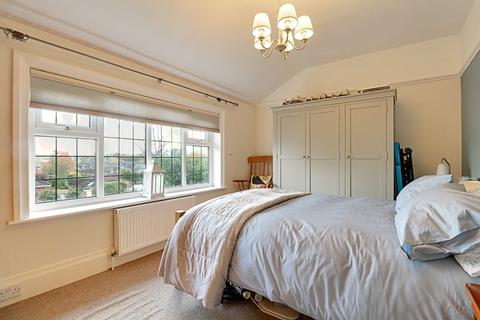 Flat 2, Redlands Billams Hill, Otley, LS21 2DZ