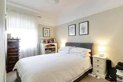 Flat 2, Redlands Billams Hill, Otley, LS21 2DZ