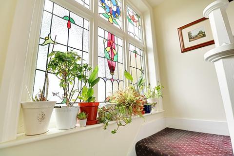 Flat 2, Redlands Billams Hill, Otley, LS21 2DZ