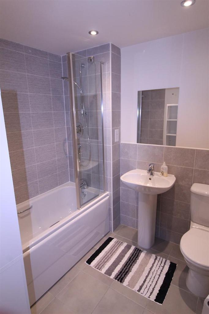 Bathroom.JPG