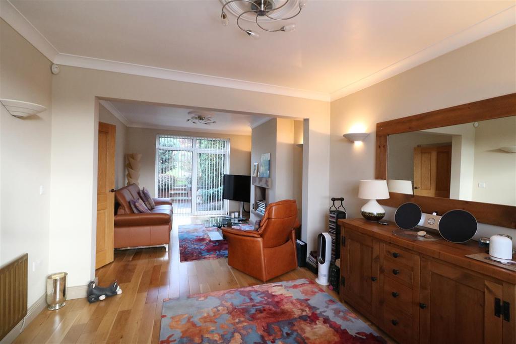 Gordon Crescent, Sneyd Green... 3 bed semidetached house £215,000