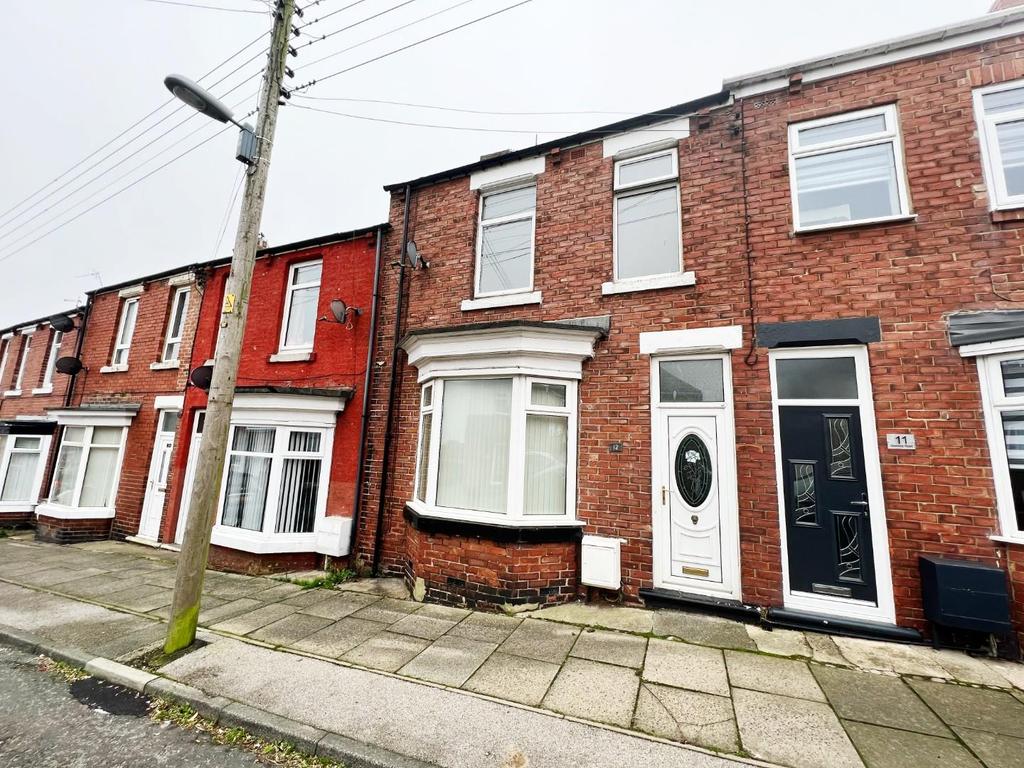 Dunning Road Ferryhill Co Durham 3 bed terraced house £425 pcm (£98 pw)
