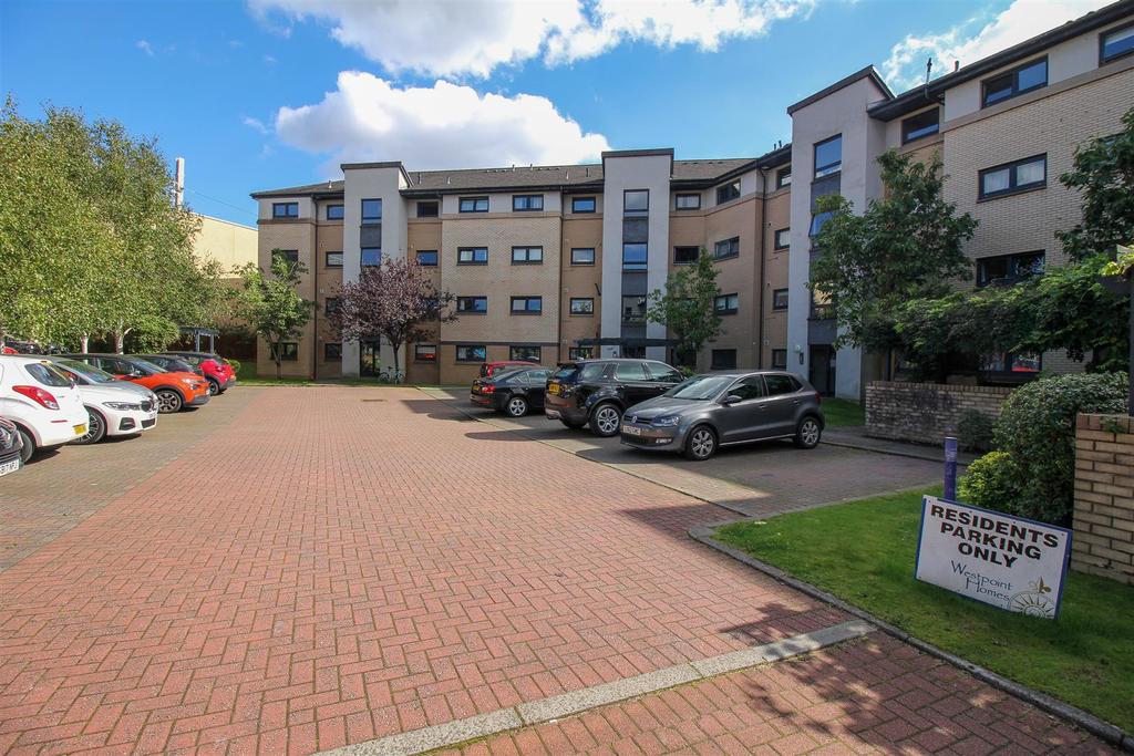 84 Beith Street, Glasgow 2 bed flat £185,000