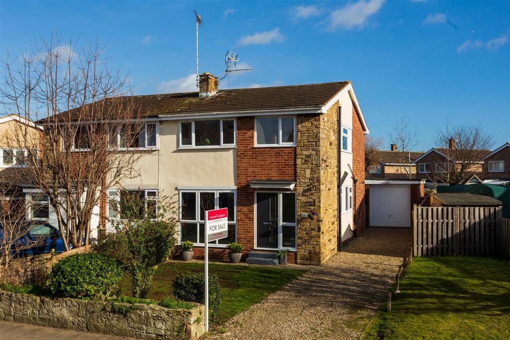 Deighton Road, Wetherby 4 bed semidetached house £345,000