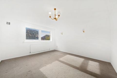 2 bedroom flat for sale - Azalea Close, Hanwell, London