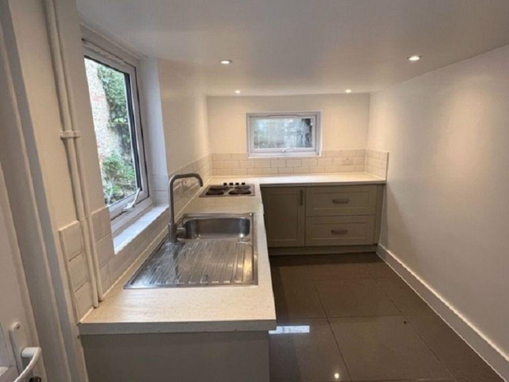 Dean Street, Brighton, BN1 3EG. 3 bed house £2,100 pcm (£485 pw)