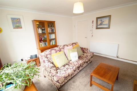 2 bedroom flat for sale - Offas Way, Knighton