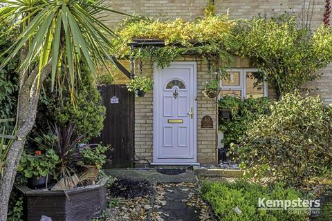 63 Curling Lane, Badgers Dene, Grays, RM17 5JJ