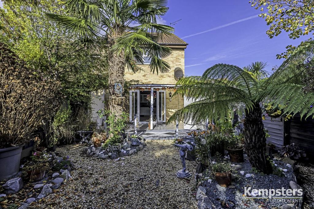 Rear Garden 3.jpg