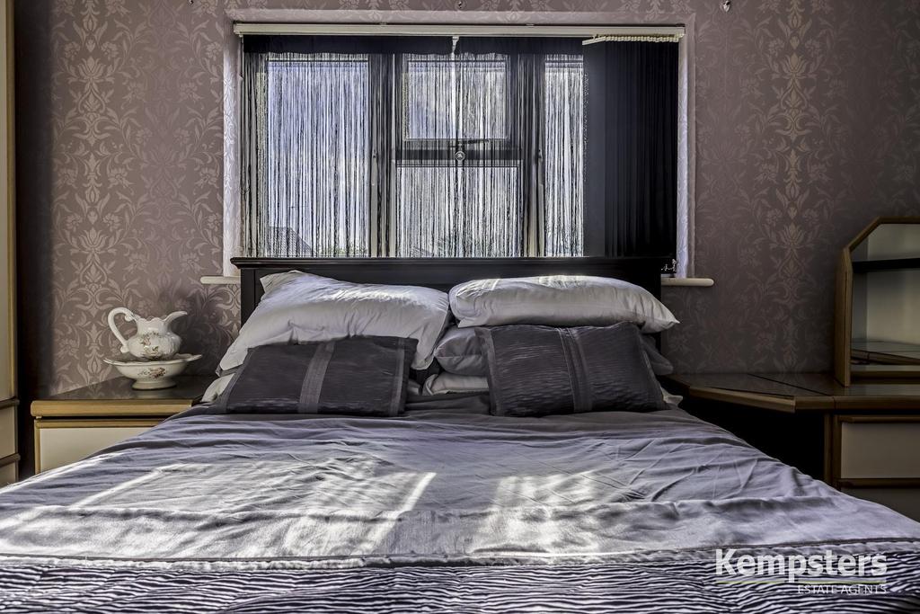 Bedroom 5.jpg