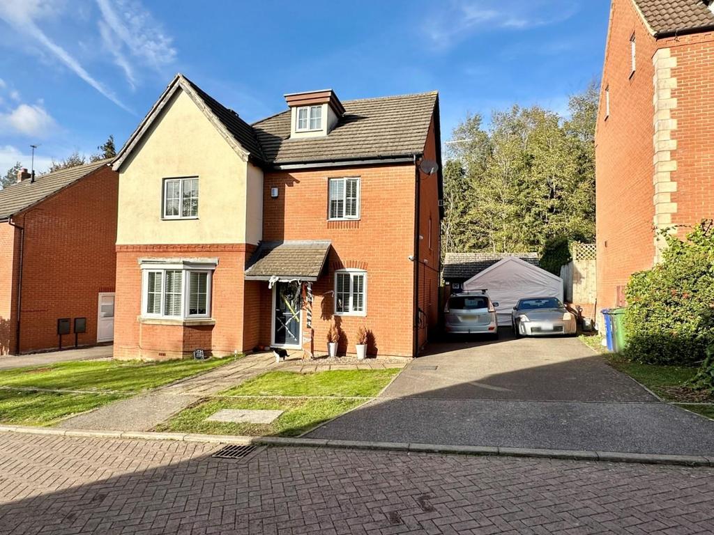 Home Close, Grange Park, Northampton NN4 5 bed detached house £580,000