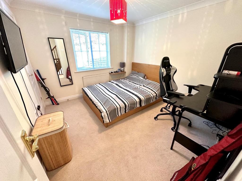 Bedroom 5.jpg